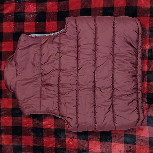 NordicTrack. Down Puffer Vest.  Like-new. Size XL - Picture 11 of 14